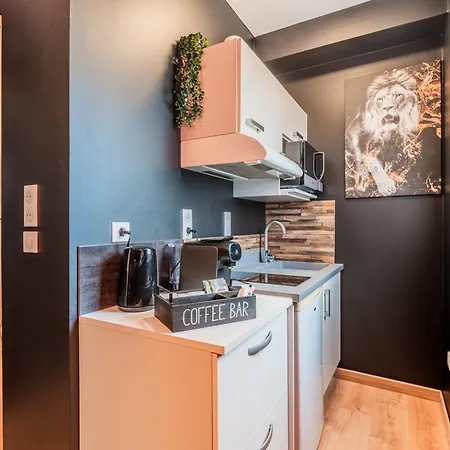 Studio Gold - Climatisation, Wi-Fi Fibre & Stationnement Facile Apartamento
