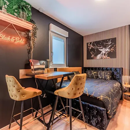 Studio Gold - Climatisation, Wi-Fi Fibre & Stationnement Facile Apartamento *